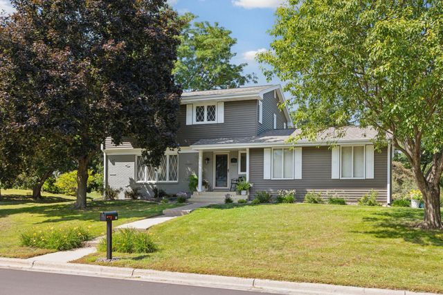 10 Western Terrace, Golden Valley, MN 55426