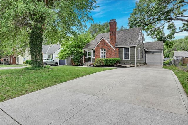 5232 Roe Boulevard, Roeland Park, KS 66205