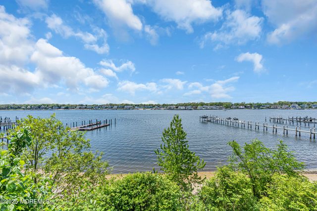 1015 Forrest Road, Brielle, NJ 08730