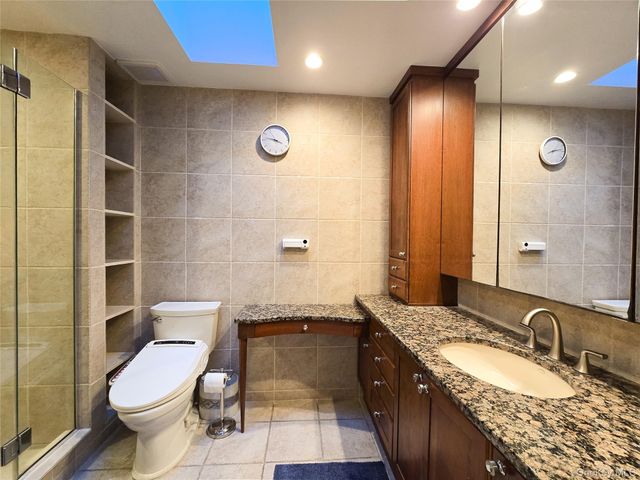 54 Acorn Ponds Drive 271, Roslyn, NY 11576