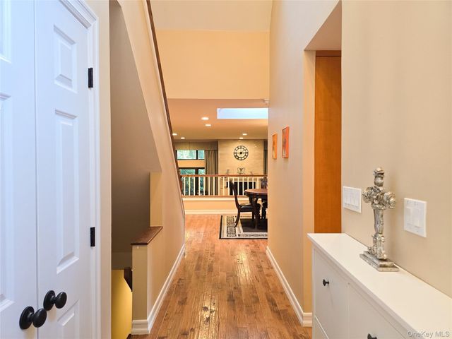 54 Acorn Ponds Drive 271, Roslyn, NY 11576