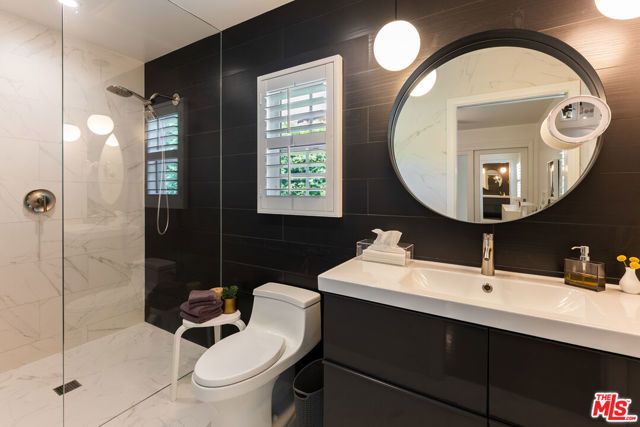 7807 Breen Avenue, Los Angeles, CA 90045