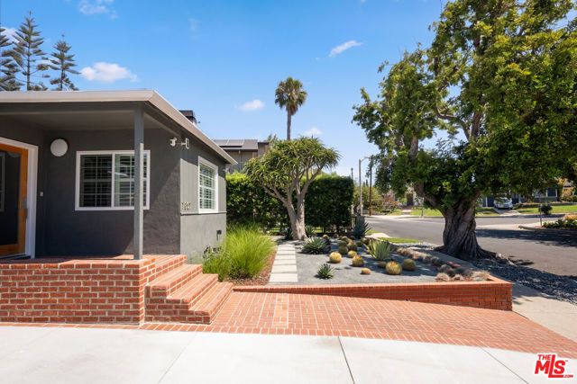 7807 Breen Avenue, Los Angeles, CA 90045