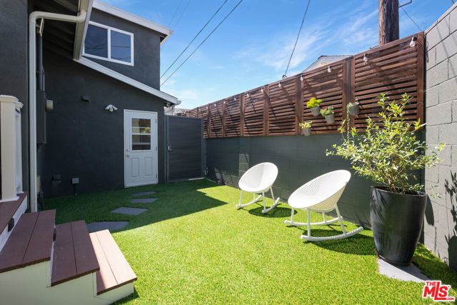 7807 Breen Avenue, Los Angeles, CA 90045
