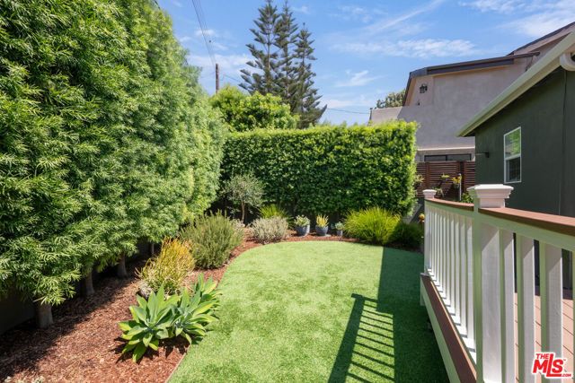 7807 Breen Avenue, Los Angeles, CA 90045