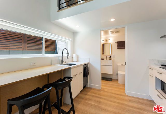 7807 Breen Avenue, Los Angeles, CA 90045