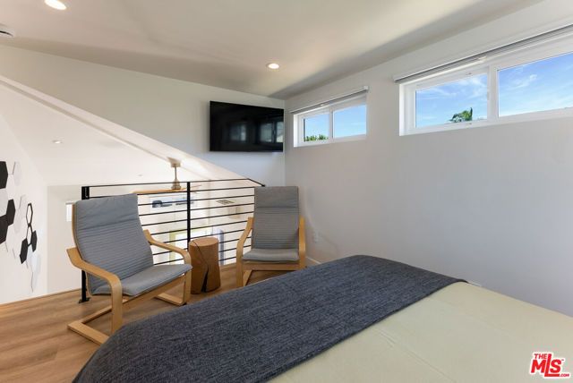 7807 Breen Avenue, Los Angeles, CA 90045