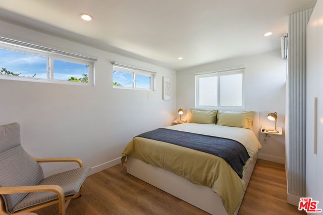 7807 Breen Avenue, Los Angeles, CA 90045