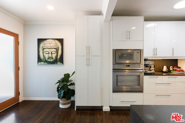 7807 Breen Avenue, Los Angeles, CA 90045
