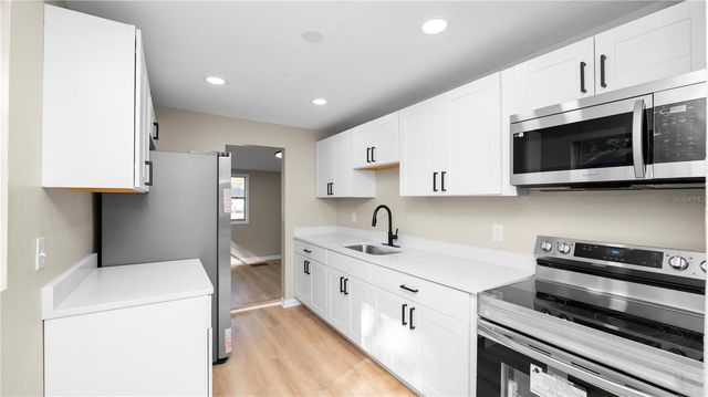 1903 N LIME STREET, Plant City, FL 33563