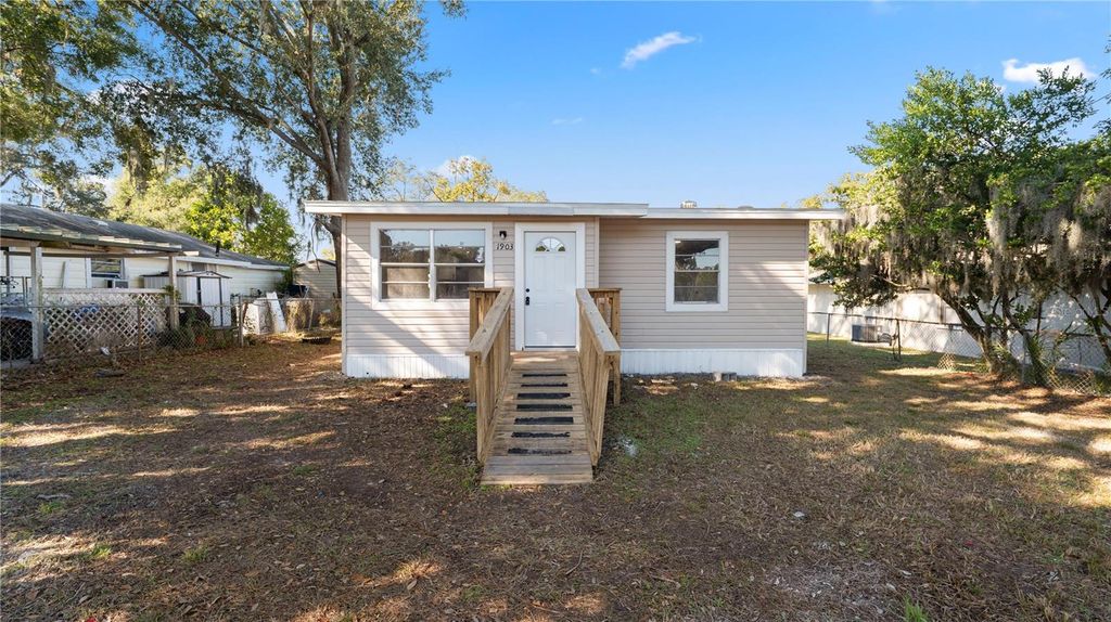 1903 N LIME STREET, Plant City, FL 33563