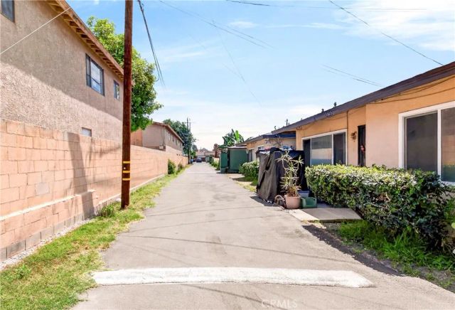 15013 Indiana, Paramount, CA 90723