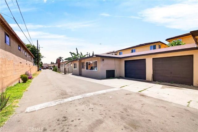 15013 Indiana, Paramount, CA 90723