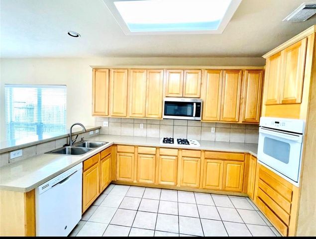 2518 Brittany Lakes, League City, TX 77573