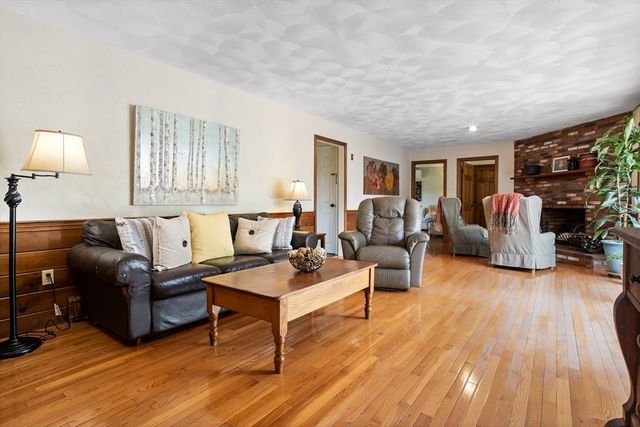 93 Birch Hill Rd, Stow, MA 01775