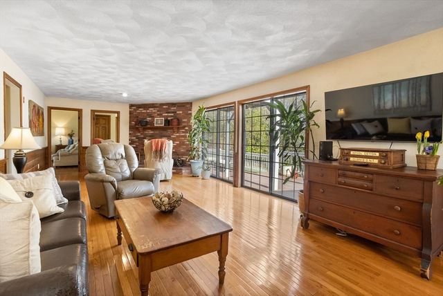 93 Birch Hill Rd, Stow, MA 01775
