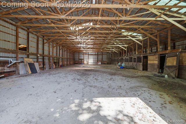725 Deerpath Court, Ortonville, MI 48462