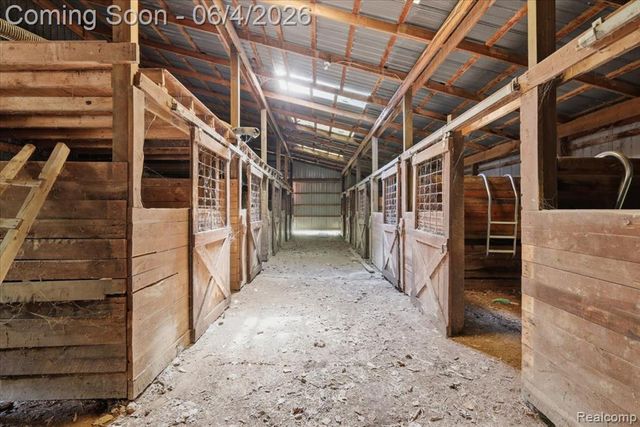 725 Deerpath Court, Ortonville, MI 48462