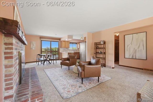 725 Deerpath Court, Ortonville, MI 48462