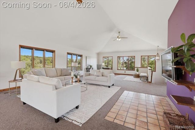 725 Deerpath Court, Ortonville, MI 48462