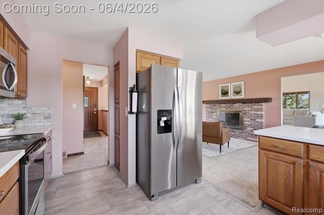 725 Deerpath Court, Ortonville, MI 48462