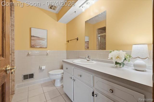 725 Deerpath Court, Ortonville, MI 48462