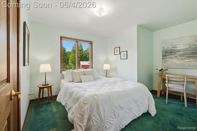 725 Deerpath Court, Ortonville, MI 48462
