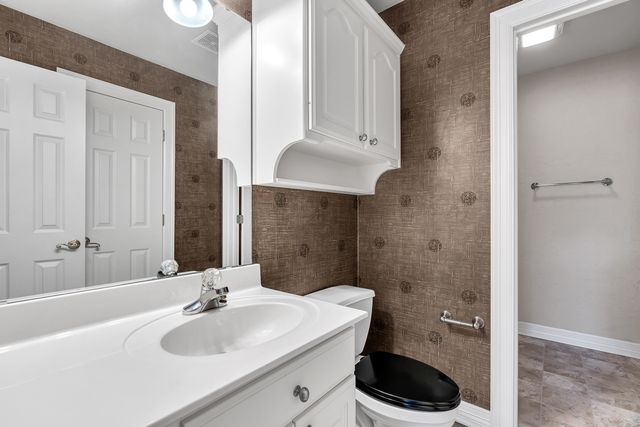 805 Brook Hollow, White Oak, TX 75693