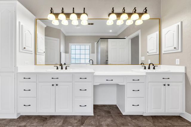 805 Brook Hollow, White Oak, TX 75693