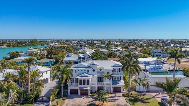 529 77TH STREET, Holmes Beach, FL 34217
