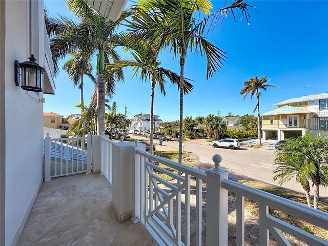 529 77TH STREET, Holmes Beach, FL 34217
