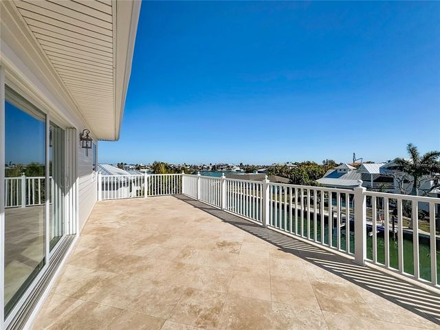 529 77TH STREET, Holmes Beach, FL 34217