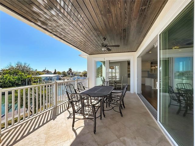 529 77TH STREET, Holmes Beach, FL 34217