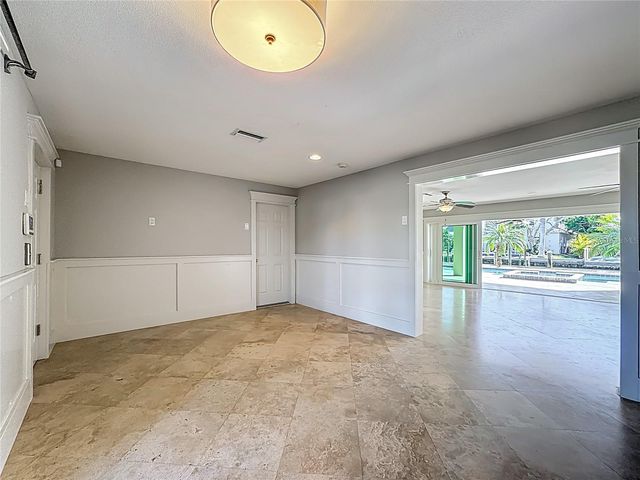 529 77TH STREET, Holmes Beach, FL 34217