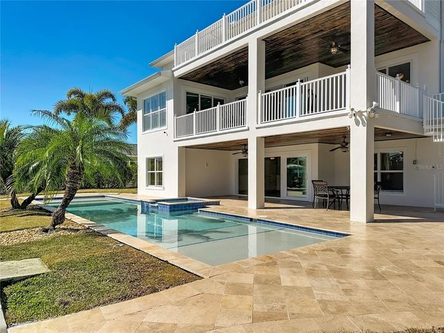 529 77TH STREET, Holmes Beach, FL 34217