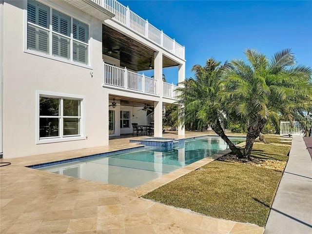 529 77TH STREET, Holmes Beach, FL 34217