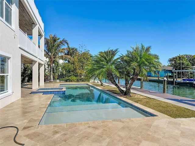 529 77TH STREET, Holmes Beach, FL 34217