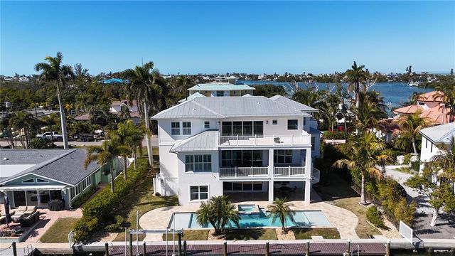 529 77TH STREET, Holmes Beach, FL 34217