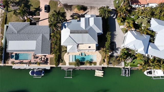529 77TH STREET, Holmes Beach, FL 34217