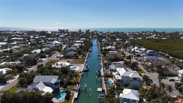 529 77TH STREET, Holmes Beach, FL 34217