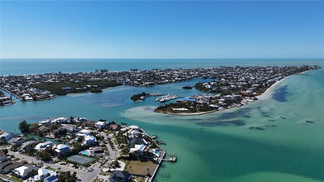 529 77TH STREET, Holmes Beach, FL 34217