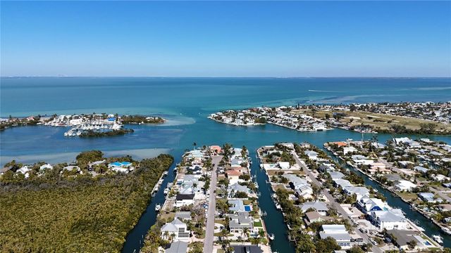 529 77TH STREET, Holmes Beach, FL 34217