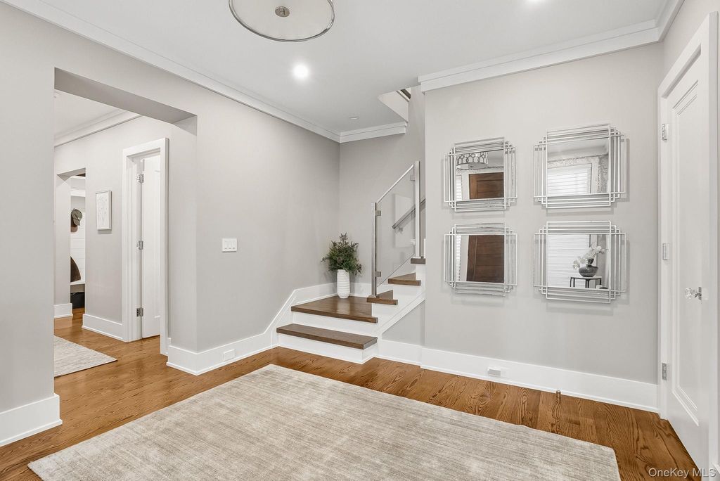 9 Kirby Lane N, Rye, NY 10580 — photo 2
