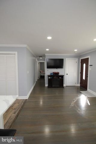 300 CRESSMONT AVE, Blackwood, NJ 08012