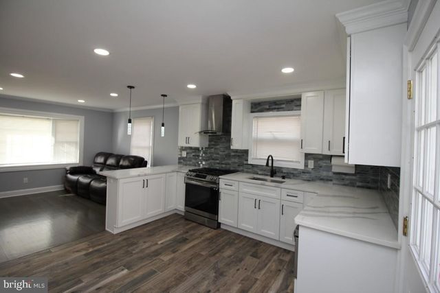 300 CRESSMONT AVE, Blackwood, NJ 08012