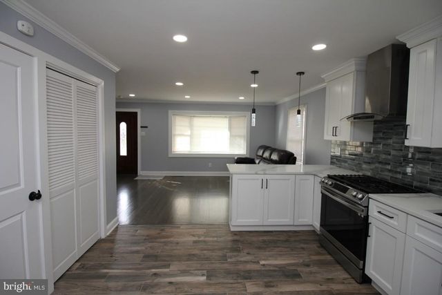 300 CRESSMONT AVE, Blackwood, NJ 08012