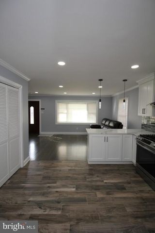 300 CRESSMONT AVE, Blackwood, NJ 08012