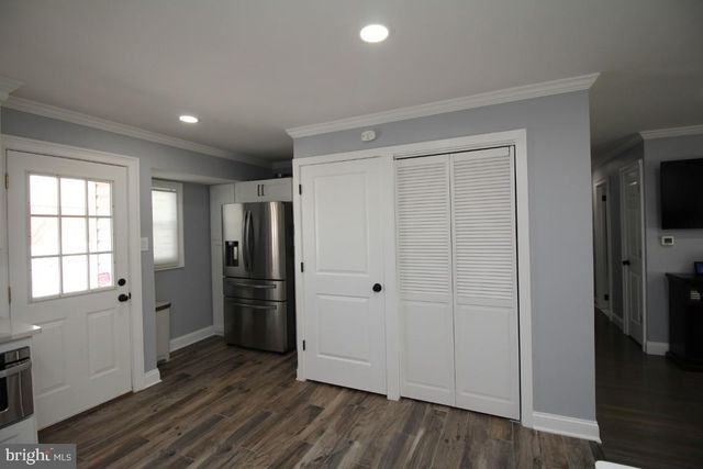 300 CRESSMONT AVE, Blackwood, NJ 08012