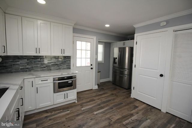 300 CRESSMONT AVE, Blackwood, NJ 08012