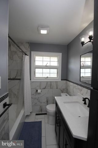 300 CRESSMONT AVE, Blackwood, NJ 08012